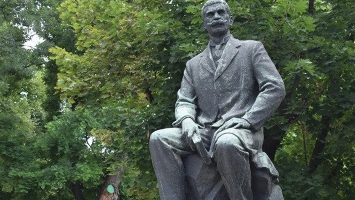 Иван Вазов паметник