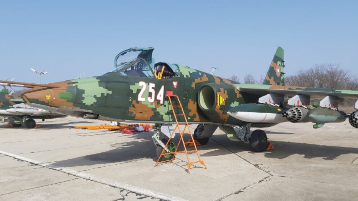 Су-25 в авиобаза „Безмер“