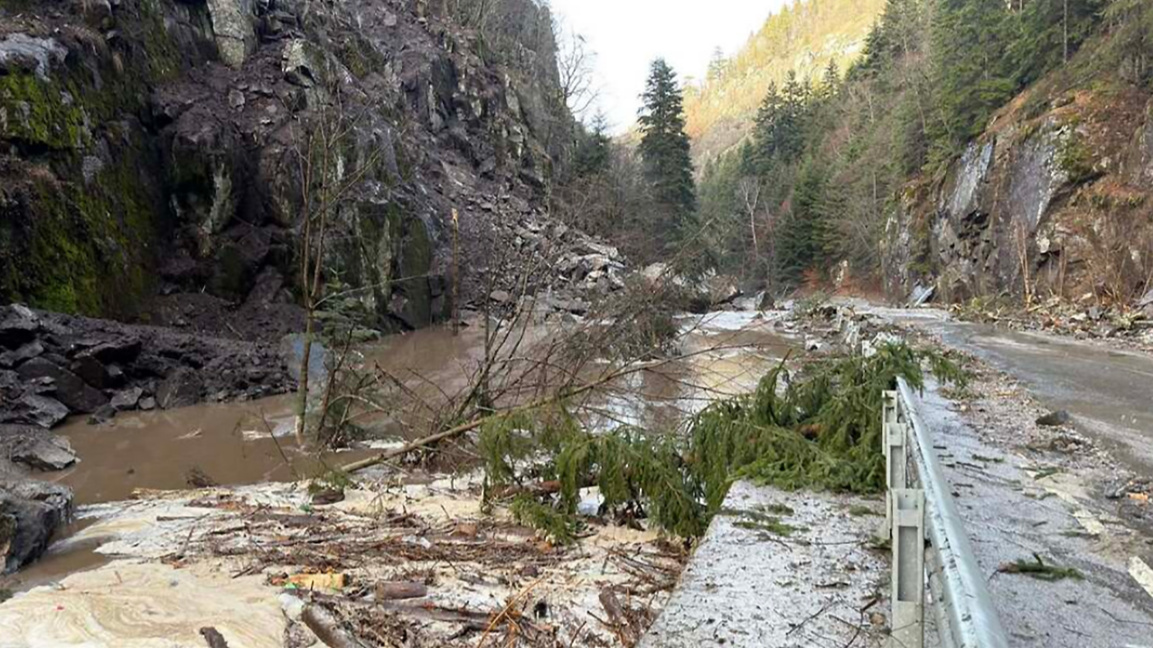 Sarnitsa Belediyesi topraklarında Dospatska ve Çepinska nehirleri taştı