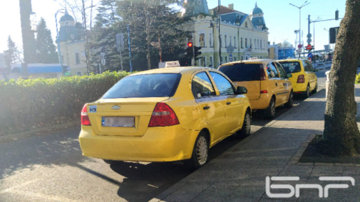Апаратите в такситата ще показват цената в евро от 1 януари
