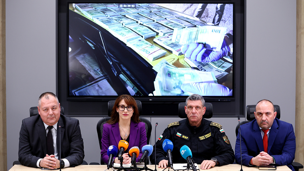 Más de un millón de billetes de euros falsos fueron encontrados en Bulgaria  