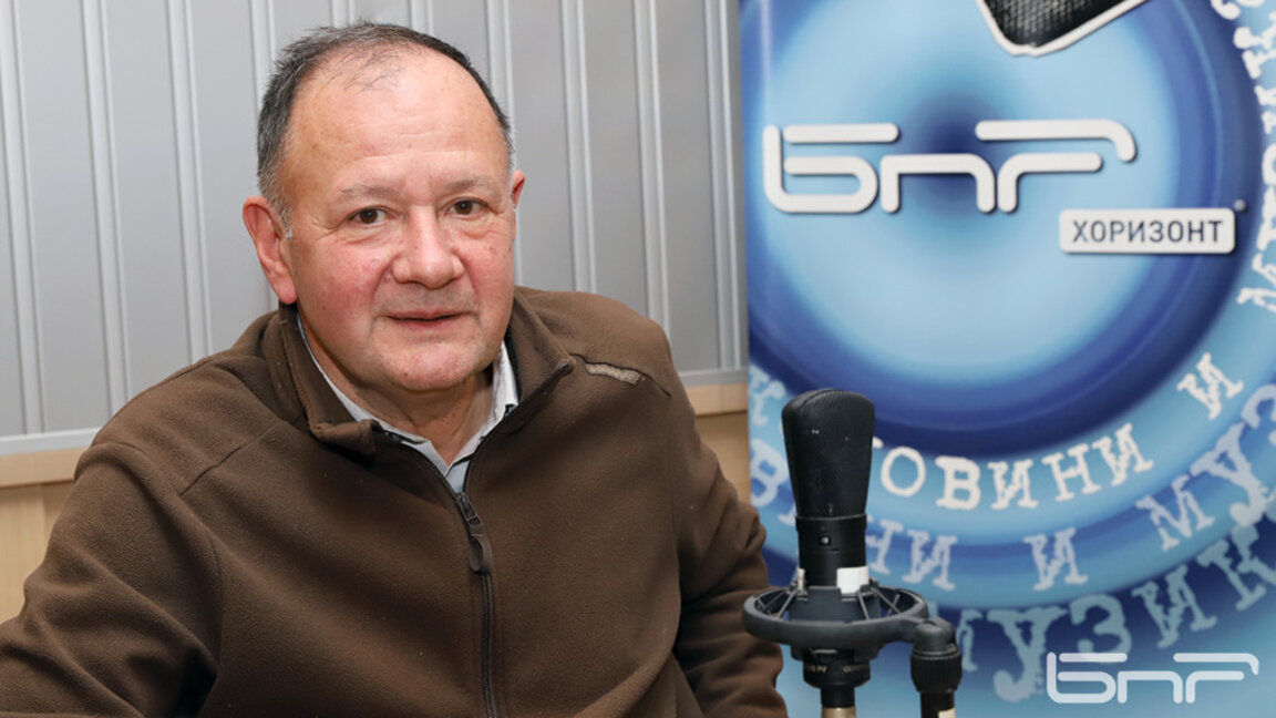 Михаил Миков