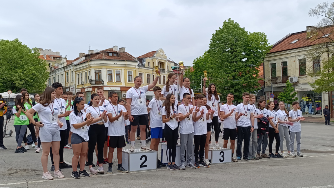Над 120 участници в щафета "Европа"