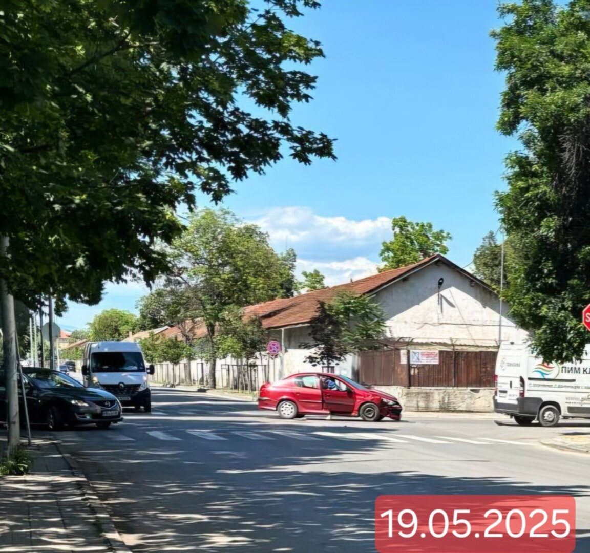 Пловдивчани искат опасно кръстовище да бъде обезопасено