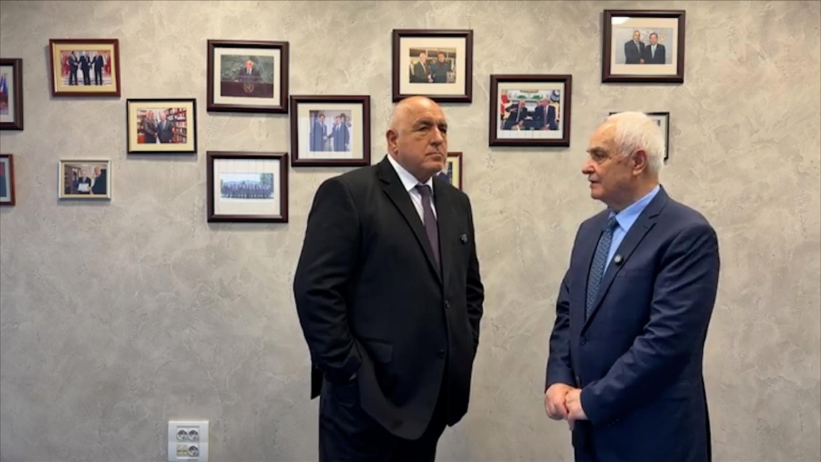 Преди Съвета за сигурност лидерът на ГЕРБ-СДС Бойко Борисов се срещна с военния министър Атанас Запрянов