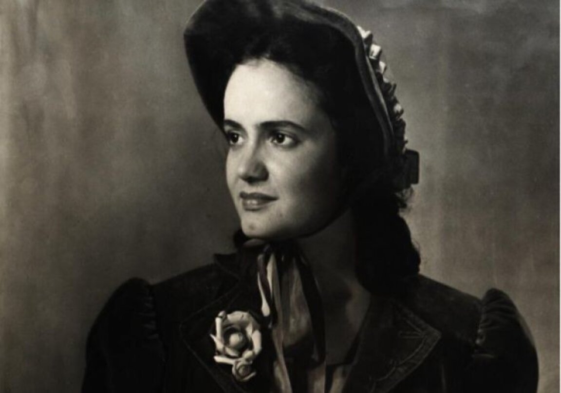 Катя Попова