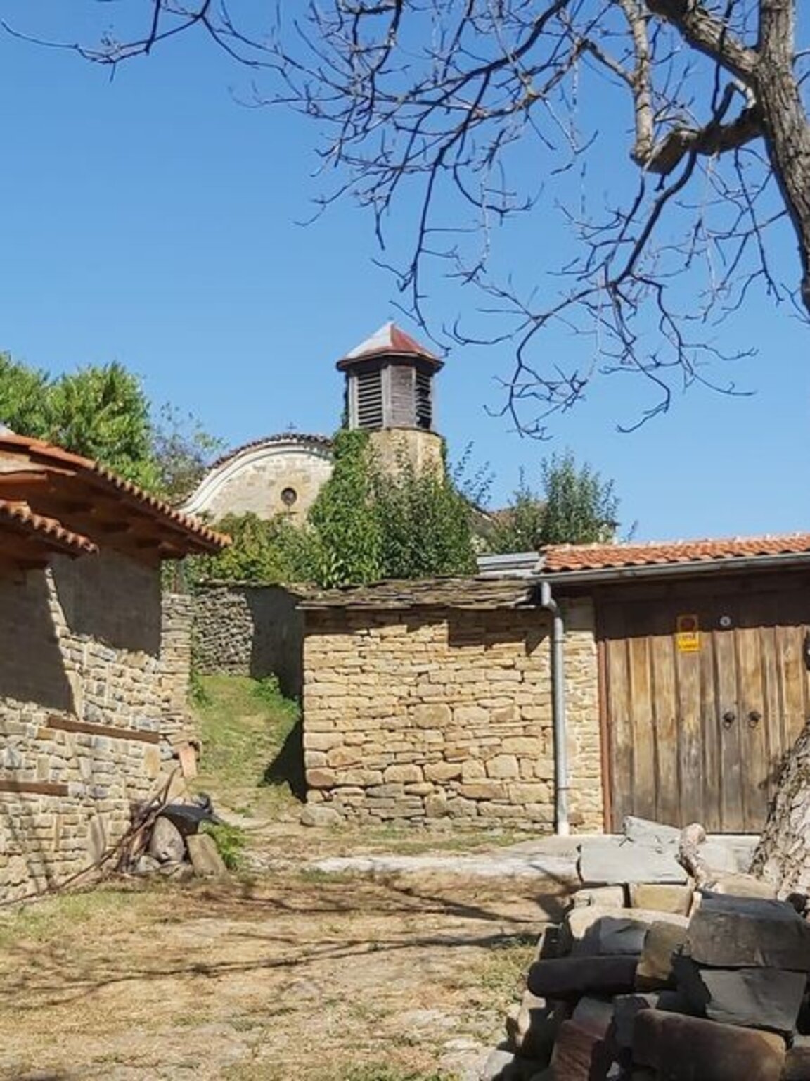 Църквата в с. Катунище