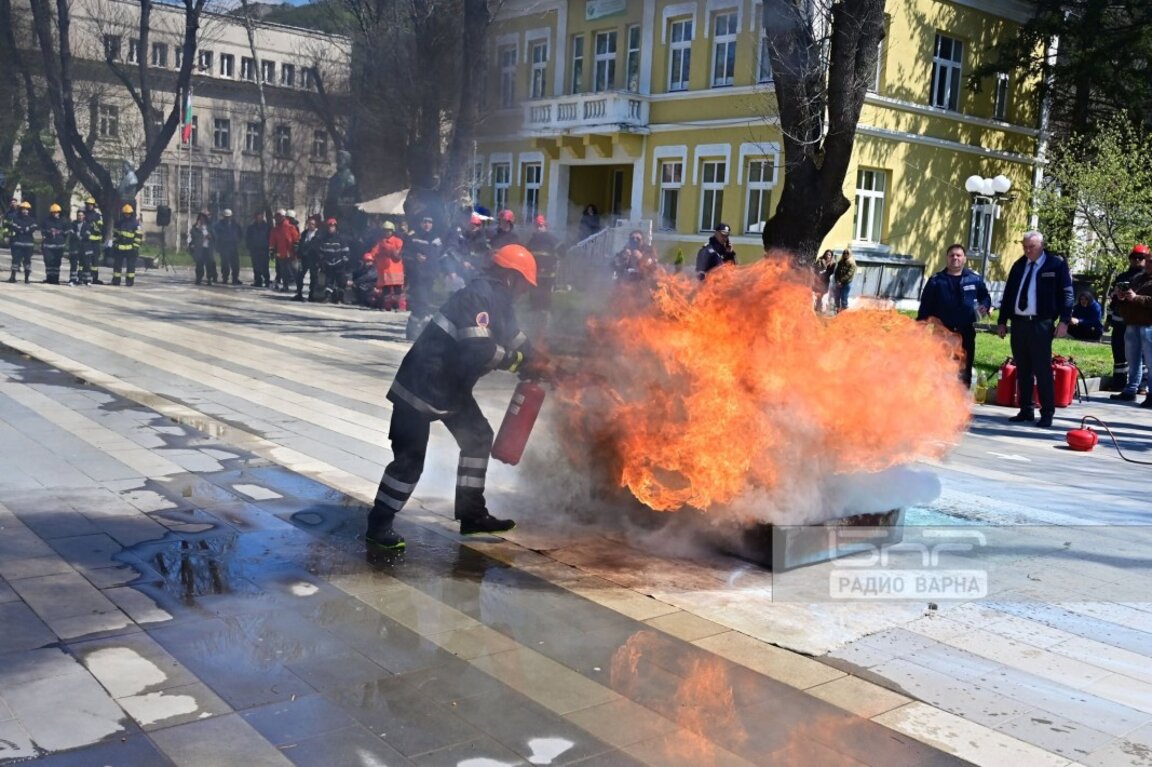 В Провадия доброволните формирования от област Варна демонстрираха умения в състезание (СНИМКИ)