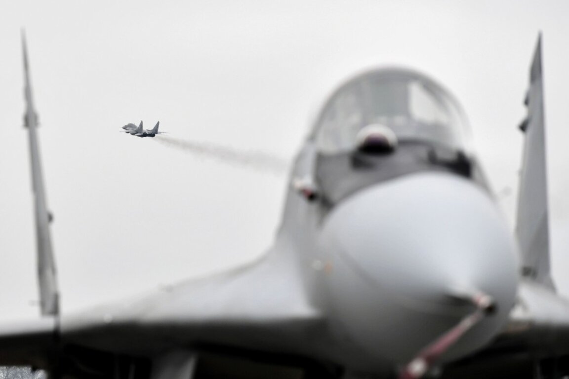 Полша и Латвия затварят част от въздушното си пространство