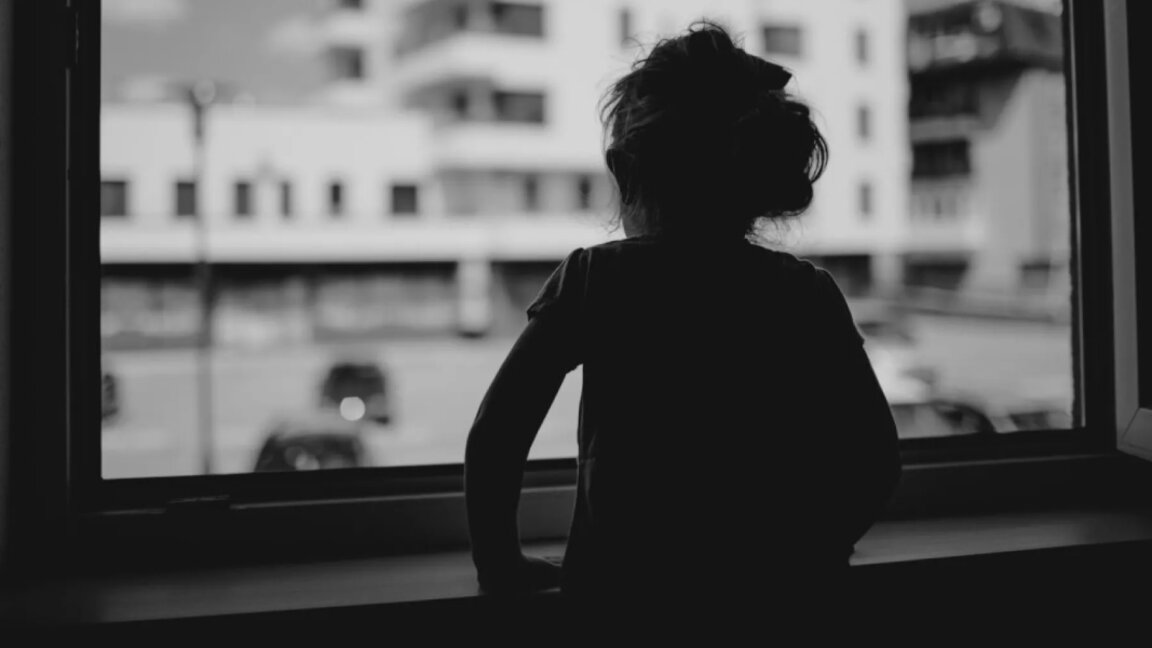 Как тревожността променя начина, по който възпитаваме децата си