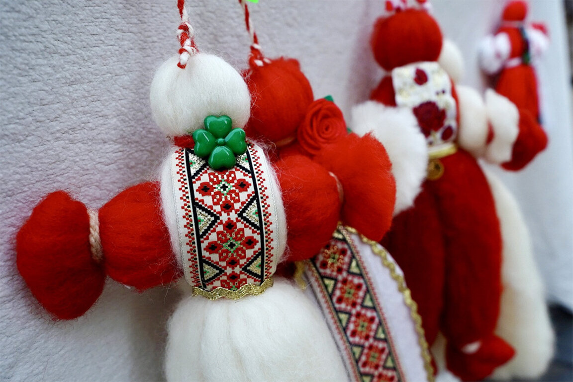 Herzlichen Glückwunsch zum symbolischen Frühlingsanfang in Bulgarien - Baba Marta!