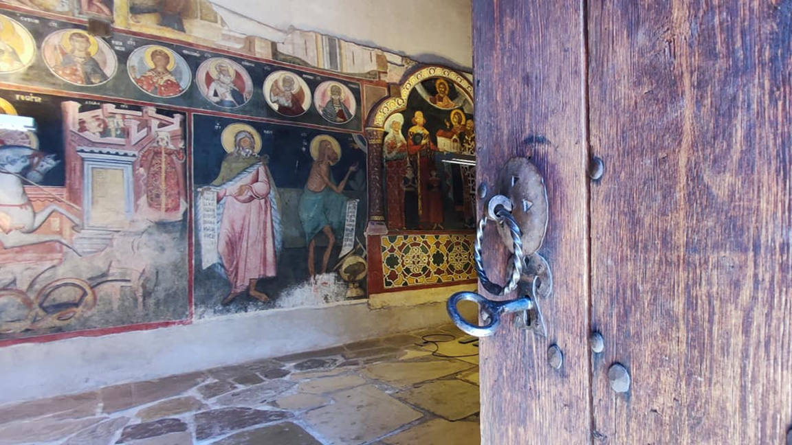 Старата църква в Кремиковския манастир