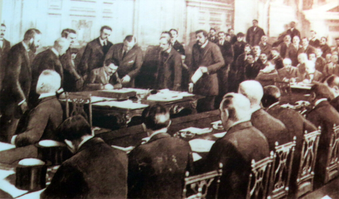 La firma del Tratado de Paz de Neuilly, 27 de noviembre de 1919