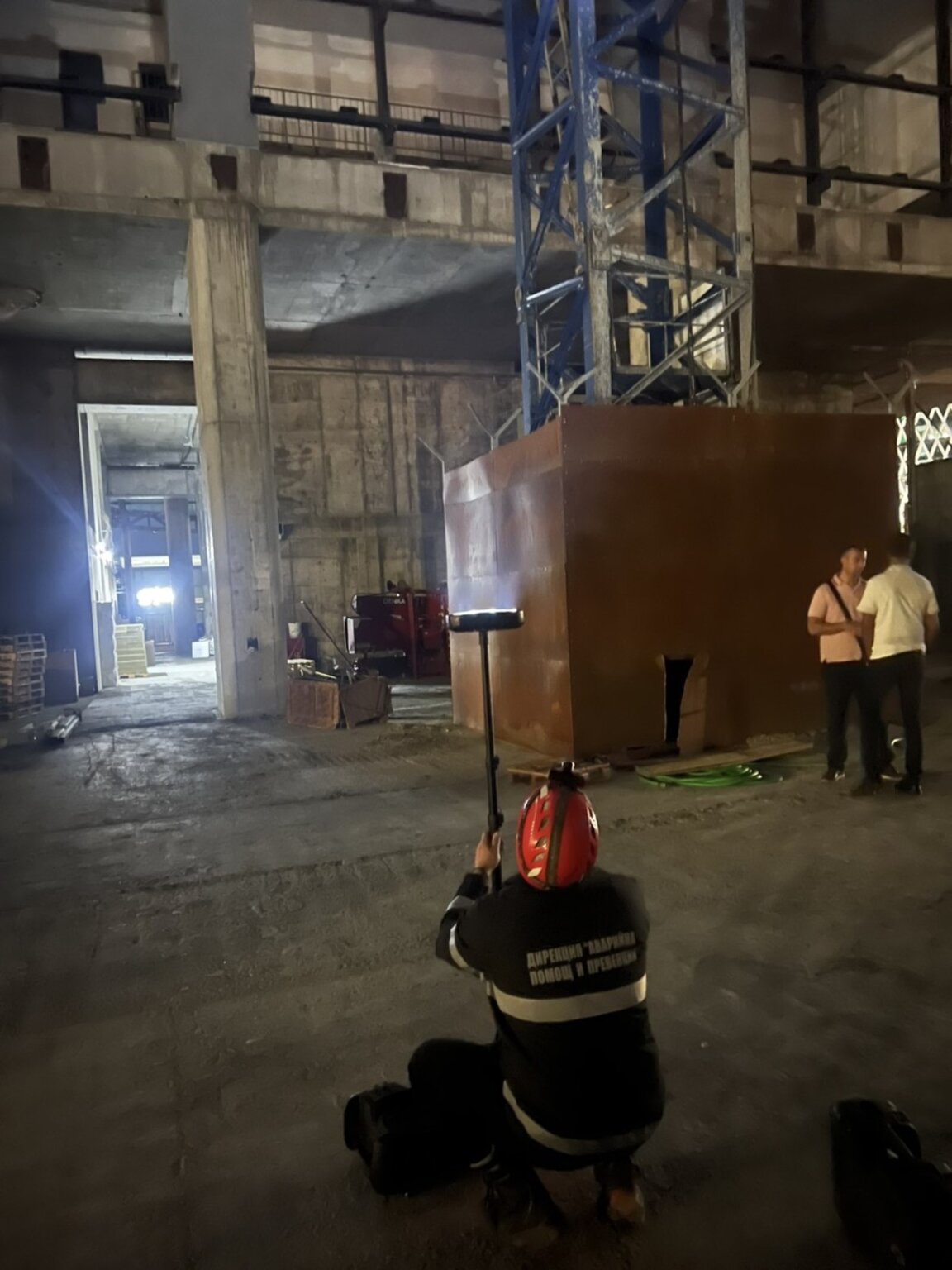 Опасно селфи в София: СДВР с акция по спасяването на деца от 200 м височина