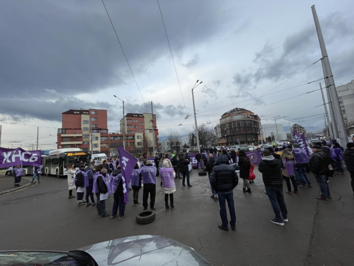 Служителите от столичния градски транспорт остават в протестна готовност (ОБЗОР)