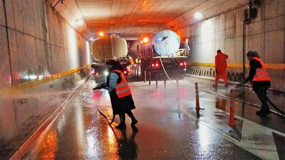 От тази нощ мият 19 ключови улици и булеварди в София