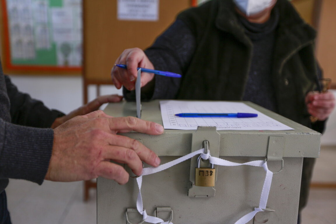 El Parlamento debe decidir cómo se realizará la votación en el extranjero