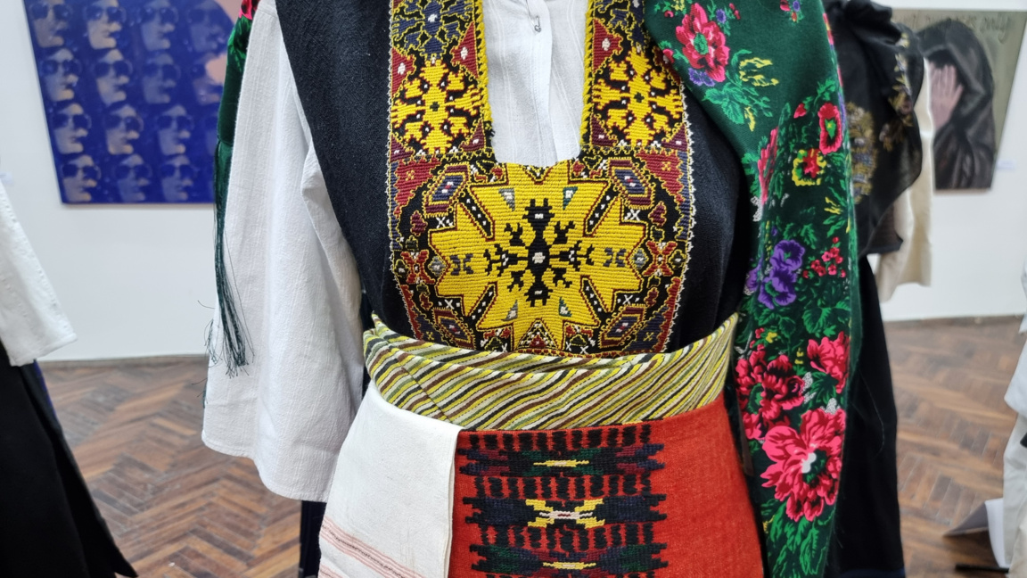 Η Βουλγαρία παρουσιάζει φορεσιές της σε έκθεση στο Μπακού 