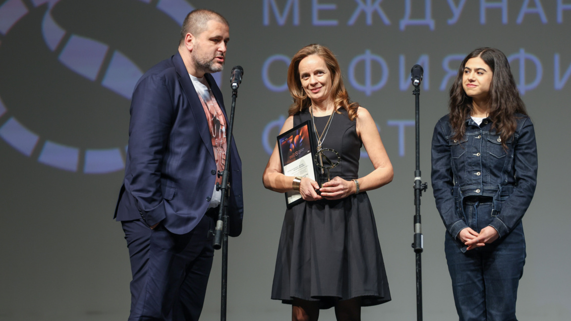 Los productores Poly Anguelova y Nikolay Todorov reciben un premio para la cinta