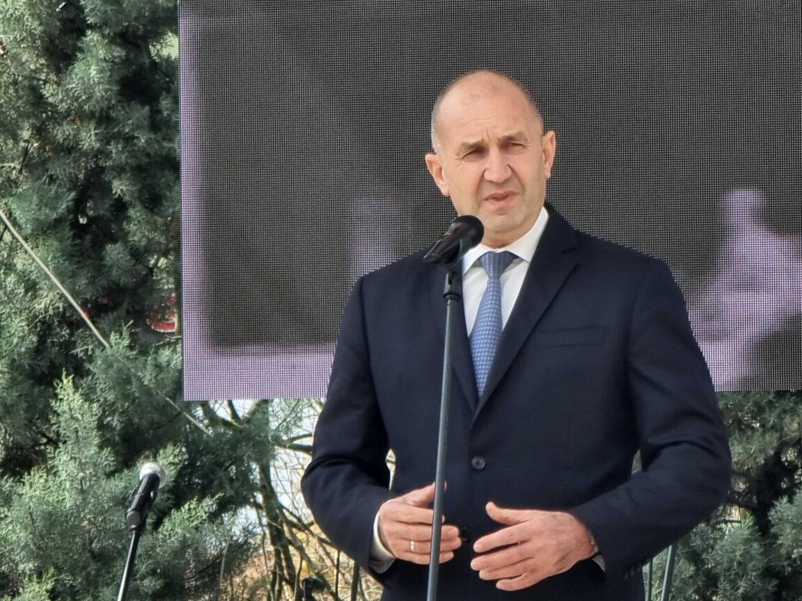 Румен Радев