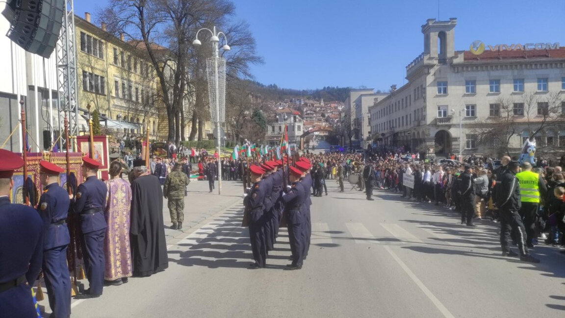 Kryeqyteti i vjetër i Veliko Tërnovos feston solemnisht festën e tij
