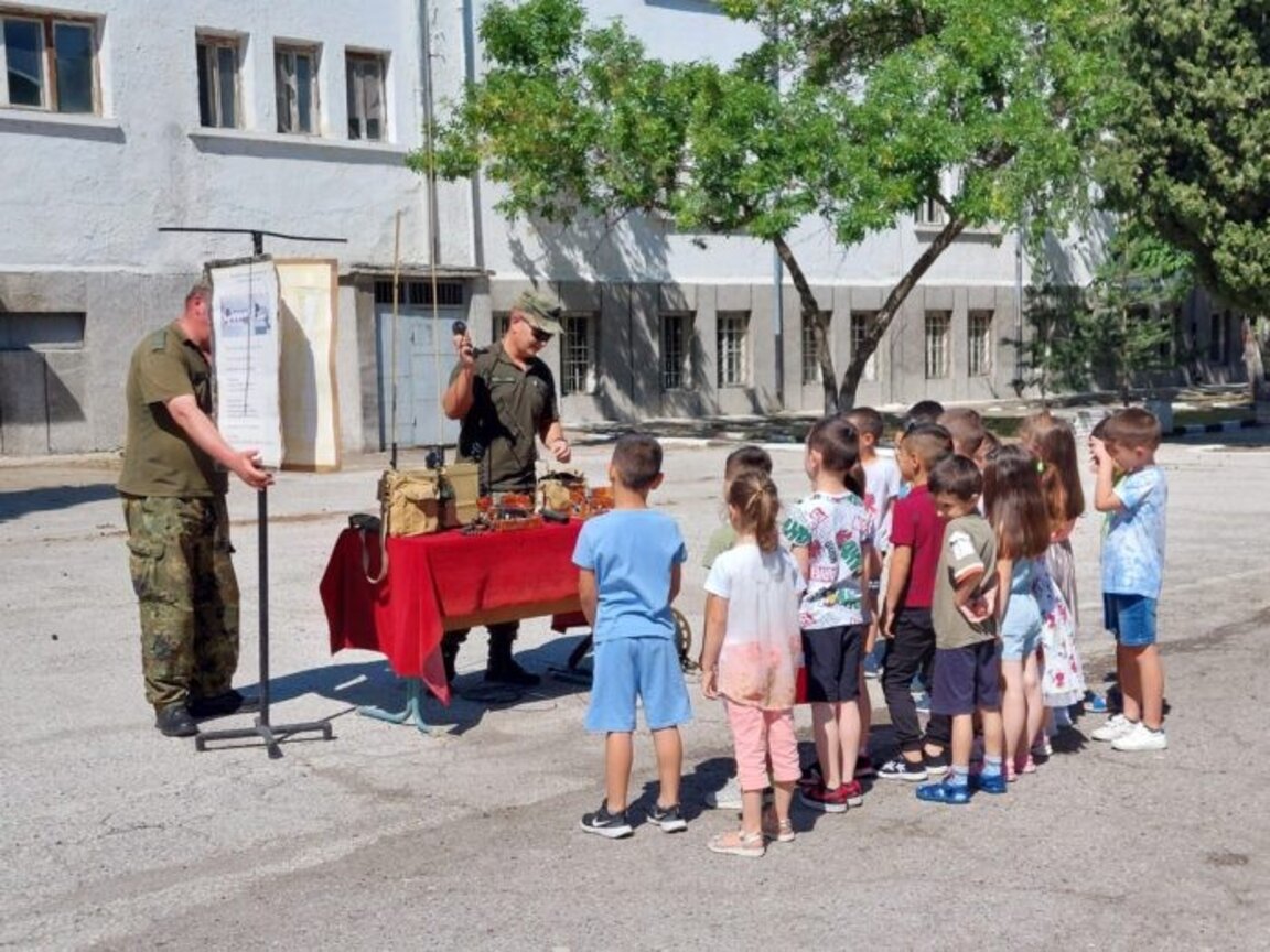 Асеновградският полк организира Ден на отворени врати