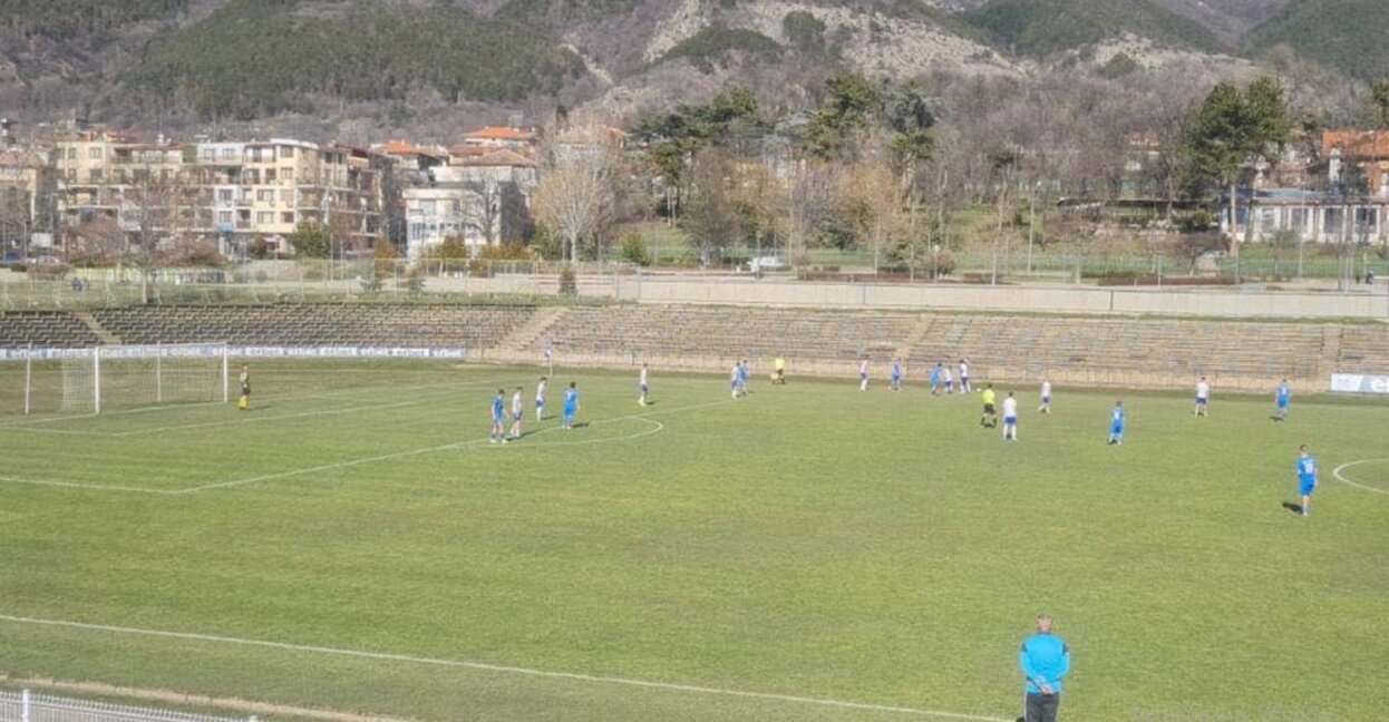 АРДА U19 разгроми Левски Карлово с 8:0 и се върна на първото място