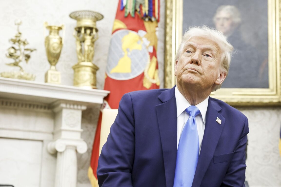 Доналд Тръмп в Овалния кабинет, 4 февруари 2025 г.