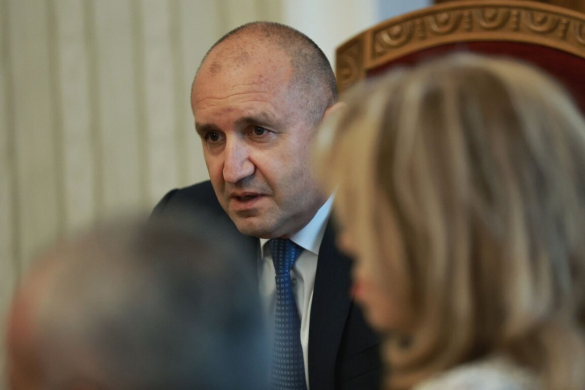 Beratungsgespräche beim Präsidenten laufen heute weiter