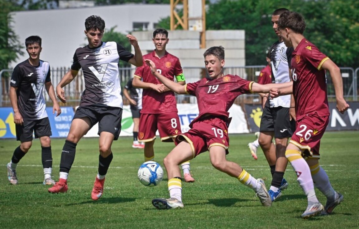 Локо U16 победи с 2:1 България U15 в контрола