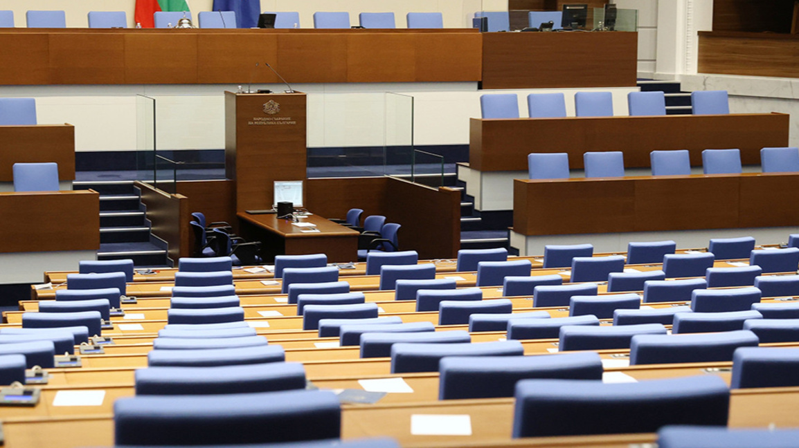 От "Възраждане" настояват за извънредно ...