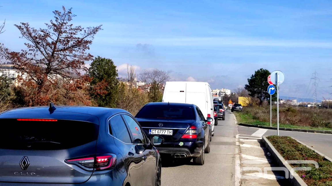 Огромно задръстване заради пътен ремонт между Стара Загора и Богомилово 