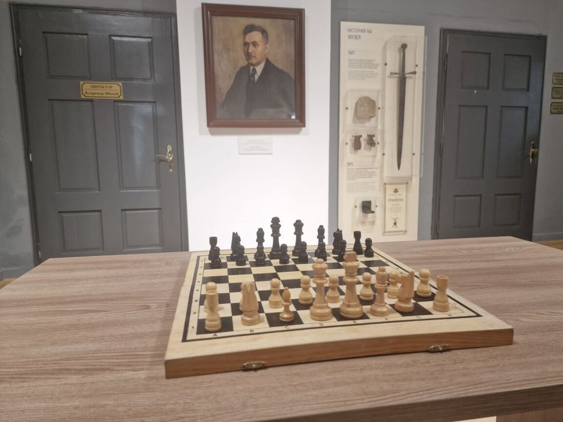 Muzeul din Popovo a expus prima tablă de șah a vicecampioanei mondiale la șah, Nurgul Selimova
