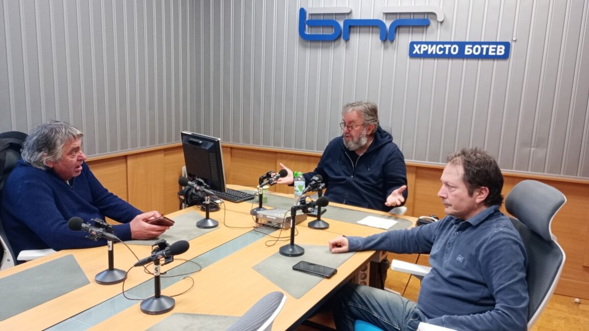 Радослав Диков, Антон Митов и Теодор Цеков (от ляво надясно)