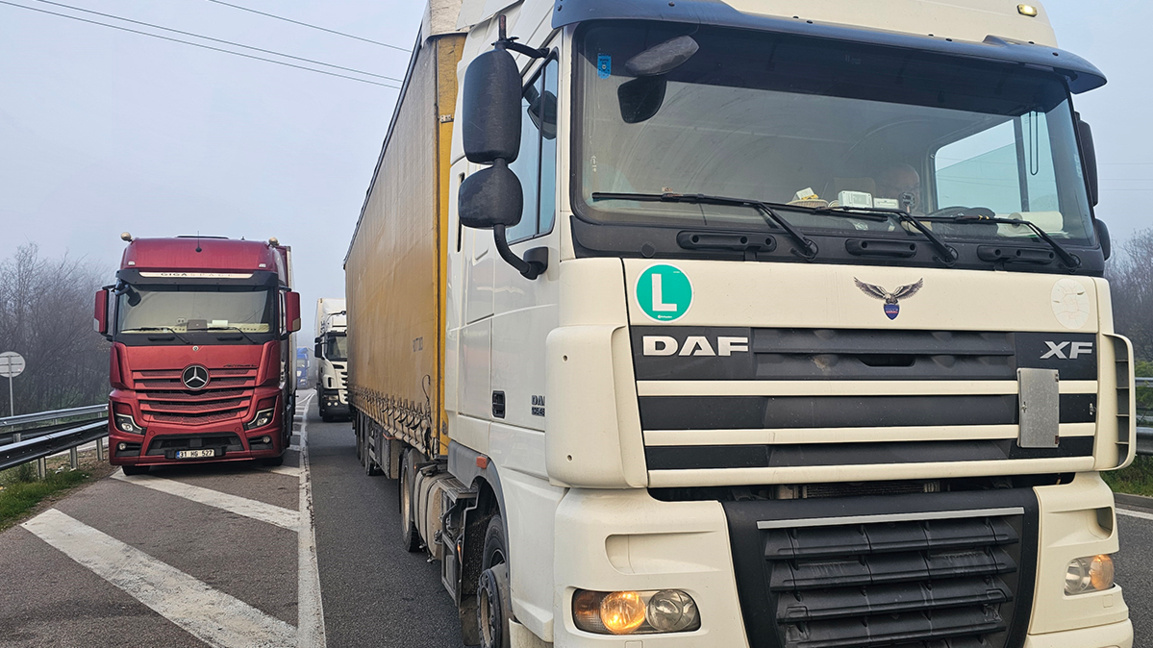 Border traffic is smooth, truck traffic to Turkey is intense