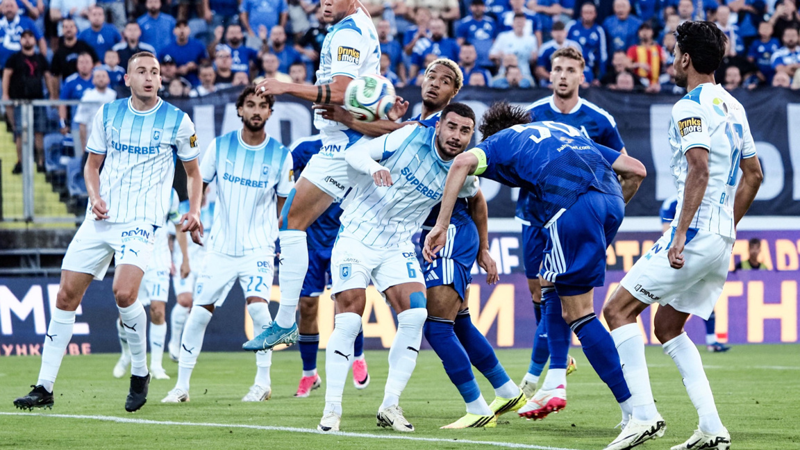 Левски взе аванс преди реванша с Университатя