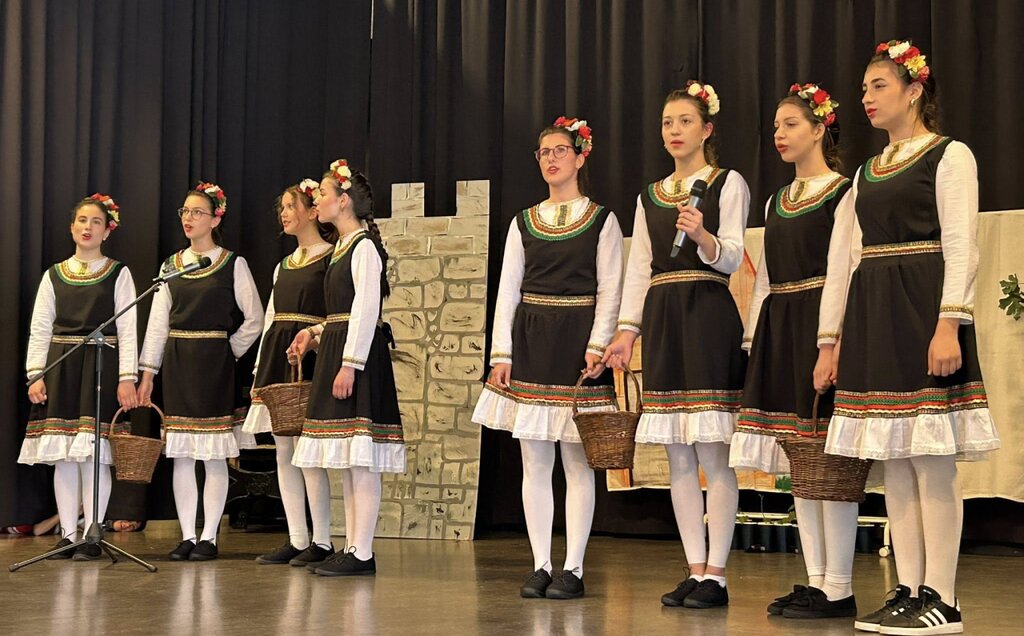 Two Malmö teenagers find their voice in Bulgarian folk music