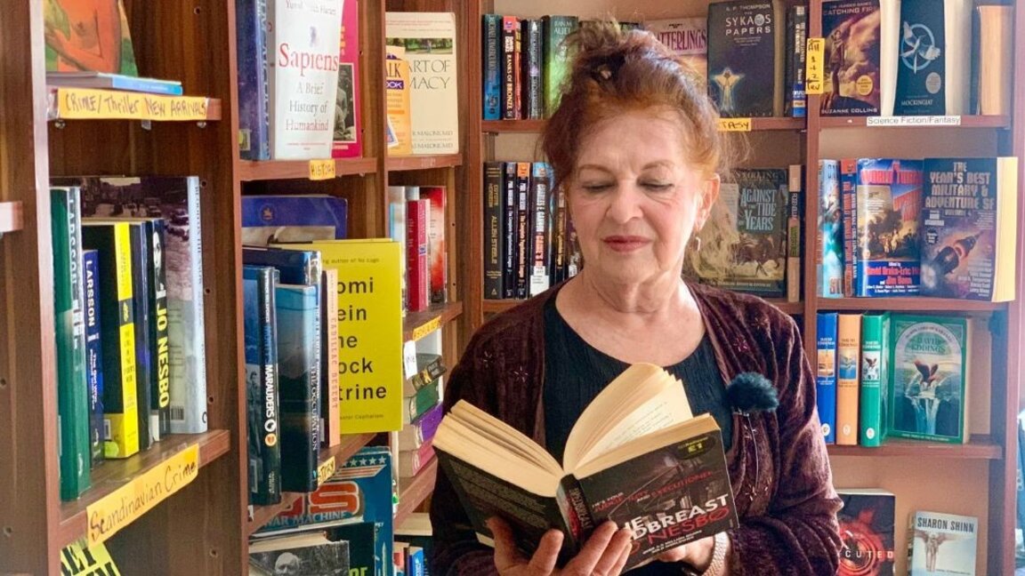 Историята на Деана Хааг и нейната уютна книжарница във Варна