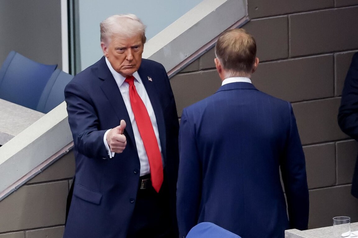 Президентът на САЩ Доналд Тръмп по време на финала при мъжете на US Open - Ню Йорк, 7 септември 2025