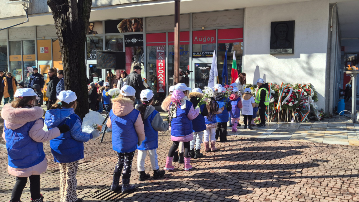 Търговище се поклони пред Левски