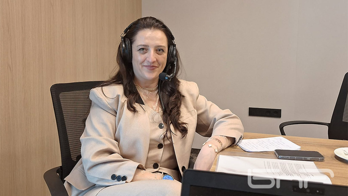 Анна Манова