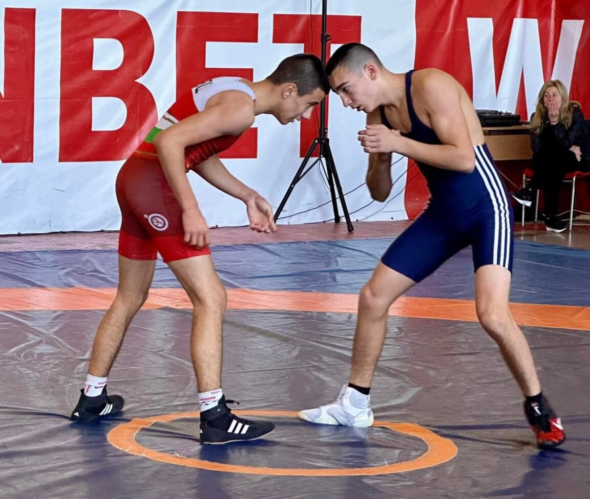 Във Враца се проведе турнир по борба