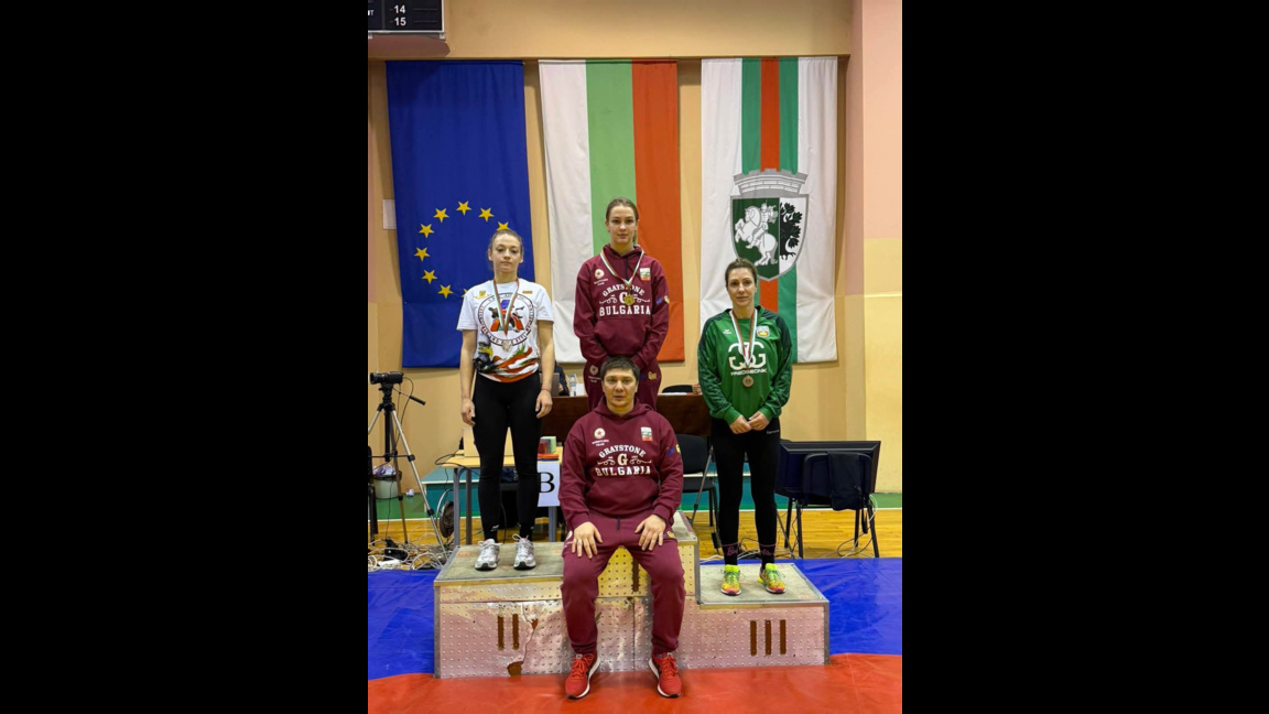 Шест медала за борците на "Ботев 93" на държавния шампионат