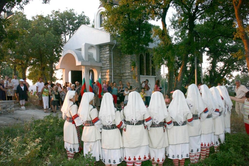"Picturesque Bulgaria" - tourism on the path of literature