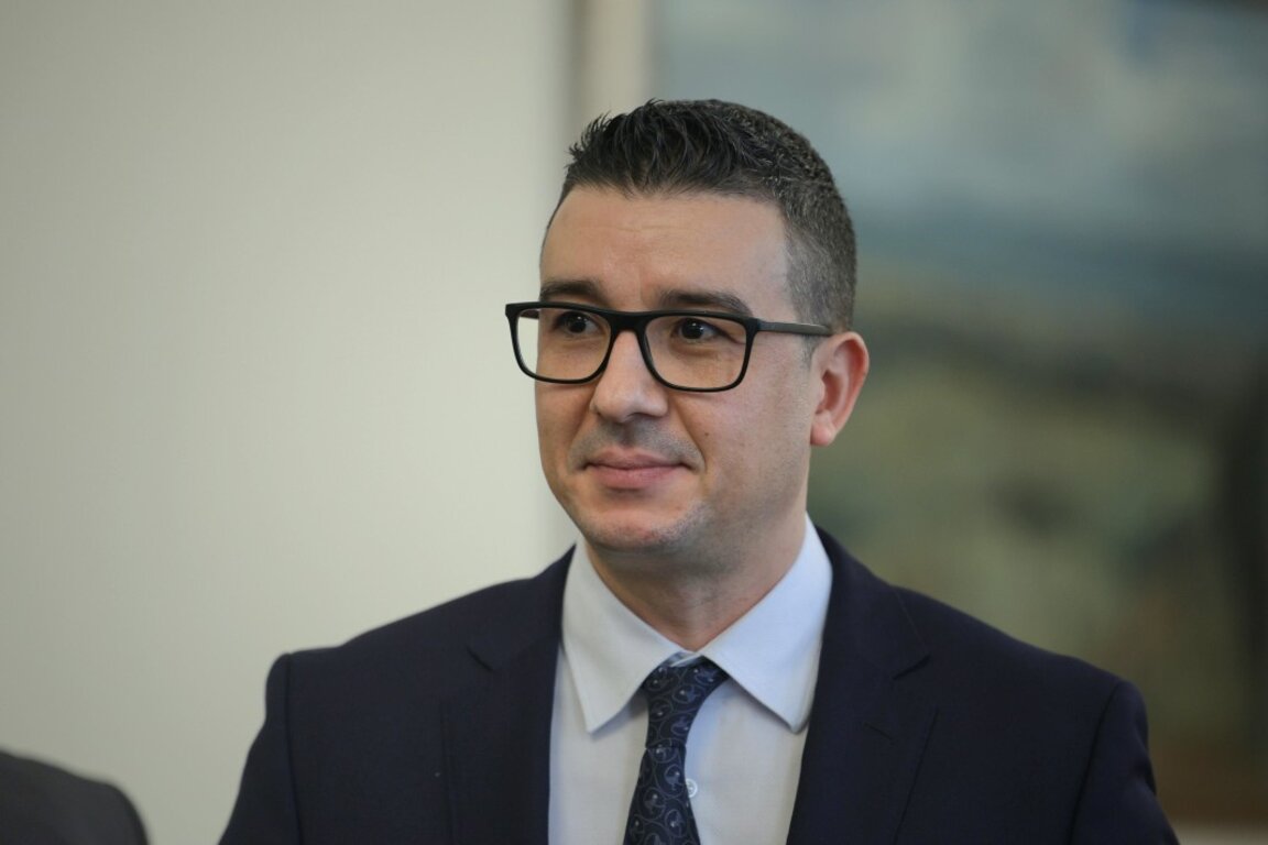 Министърът на икономиката Петър Дилов