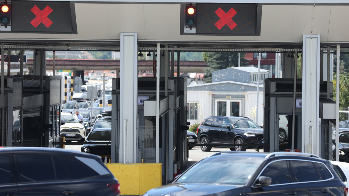 El tráfico es intenso en la frontera con Serbia y Turquía