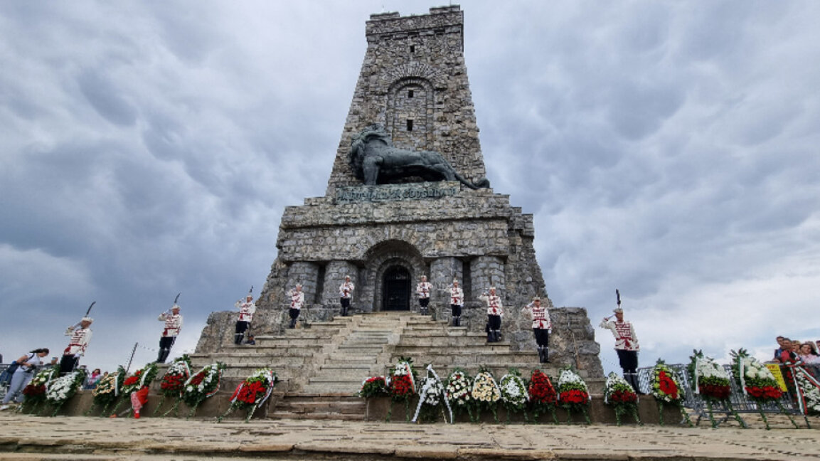 Festojmë 90 vjetorin e shenjtërimit të Monumentit të Lirisë në malin Shipka