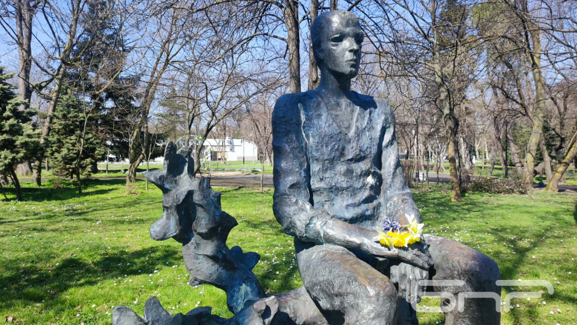 паметника на Христо Фотев в Бургас