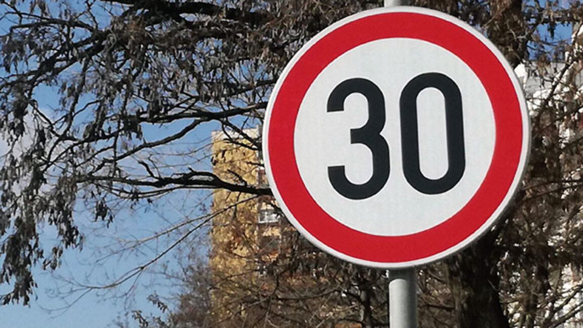 НС ще обсъжда промени в закона, с които в градовете ще има зони с максимална скорост от 30 км/ч