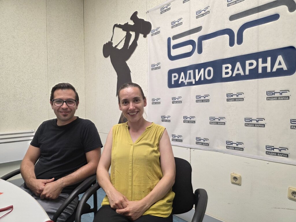 Никола и Ивелина в студиото на Радио Варна